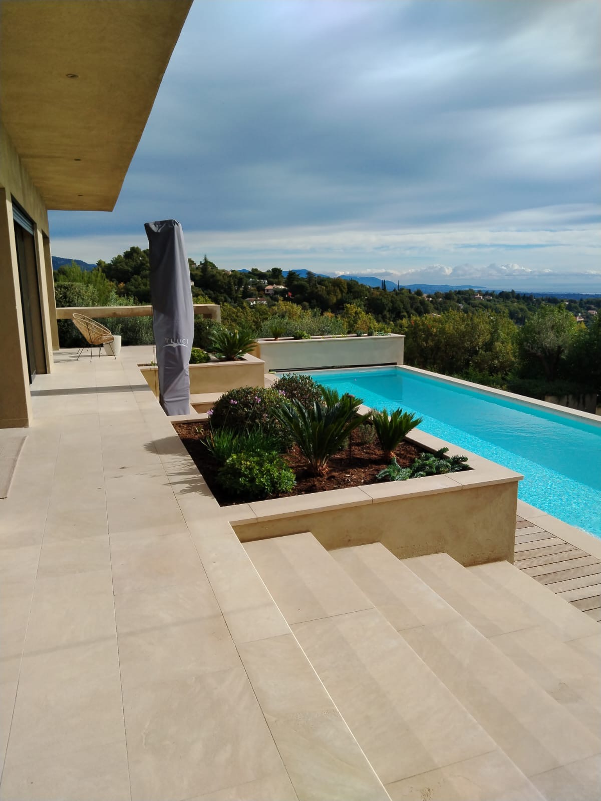 Excellence sur la French Riviera : Les Conseils de Gestion Immobiliere Azur Property Care